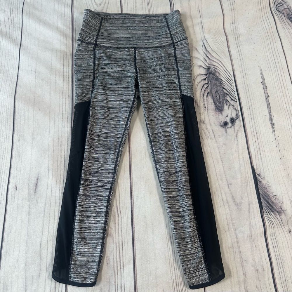 Athleta High Rise Jacquard Chaturanga Mesh Leggings Sz Small Grey/Black Yoga
